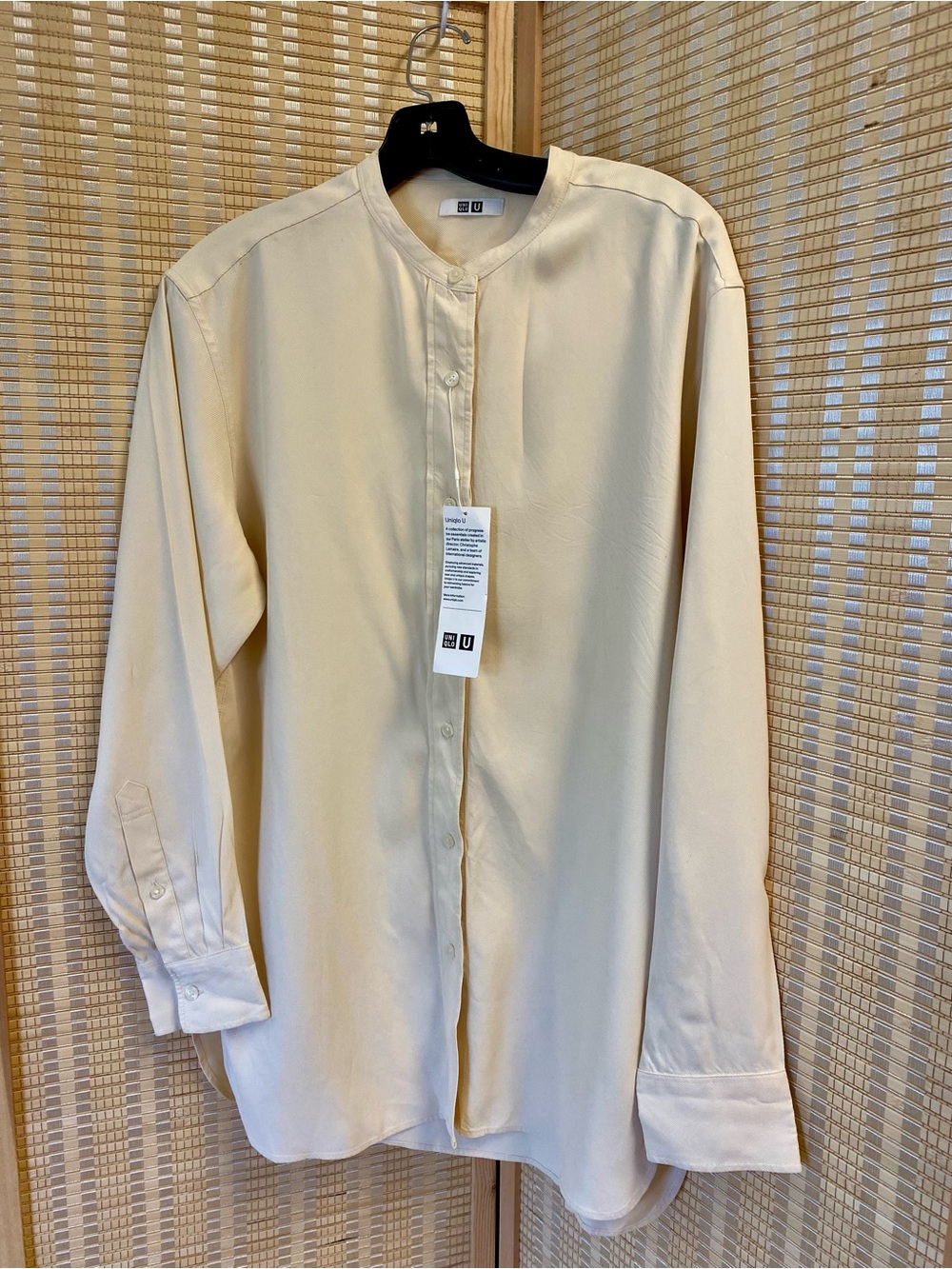 UNIQLO NWT Women’s Cream Button-Front Collarless Shirt by Christophe Lemaire.